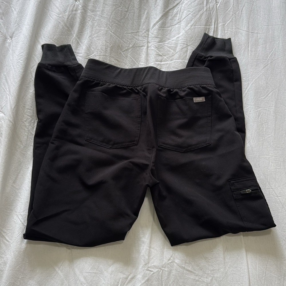 FIGS | Limited Edition Zamora Joggers - Picture 6 of 6